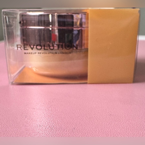 ✨ Revolution Conceal & Fix Loose Setting Powder – Deep Honey – 0.45 oz / 13g ✨ - Picture 5 of 5